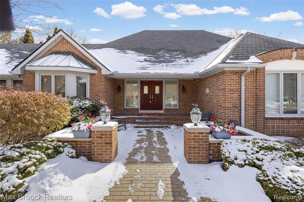 5867 BRAVO COURT, Orchard Lake Village, MI 48324 — Photo 89