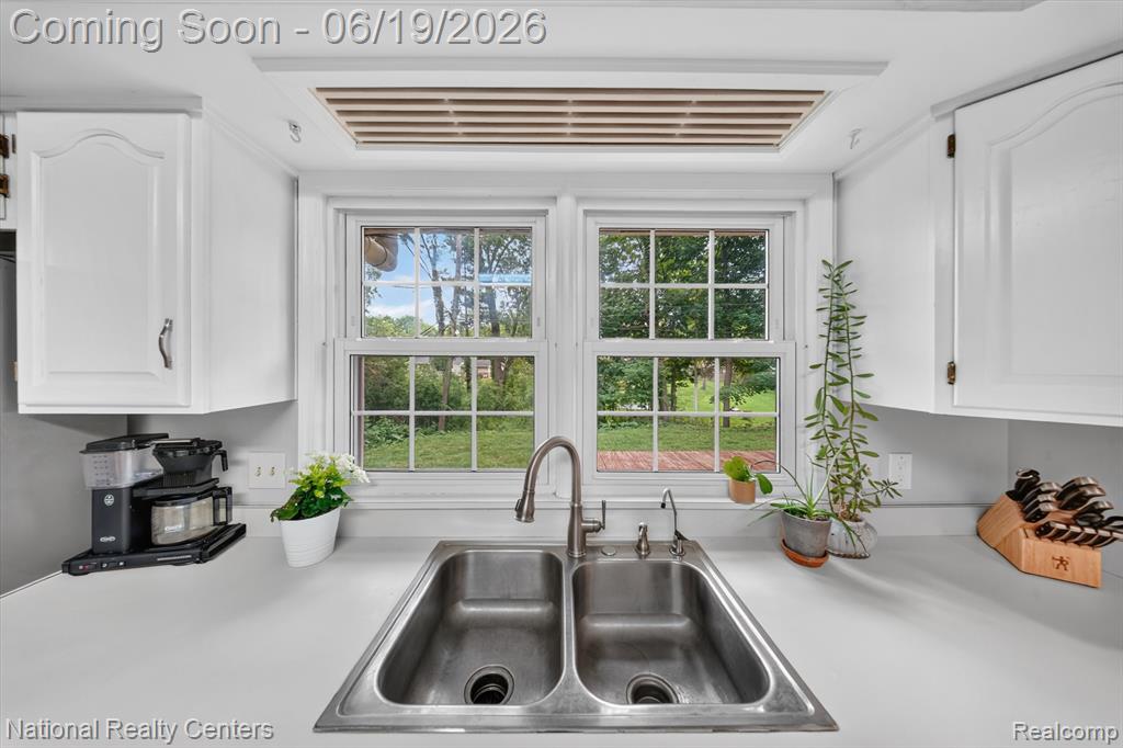 360 Woodland Drive, South Lyon, MI 48178 — Photo 18