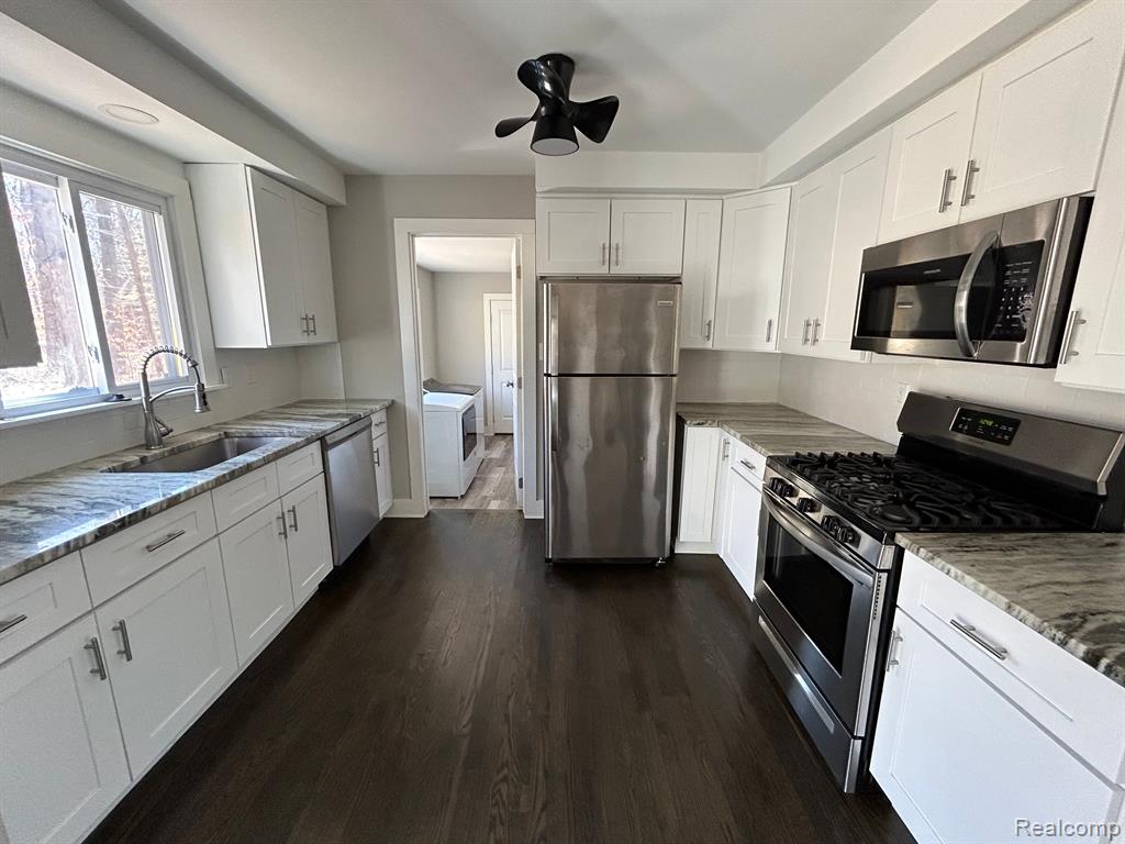 50110 CEDARGROVE Road, Shelby Twp, MI 48317 — Photo 10
