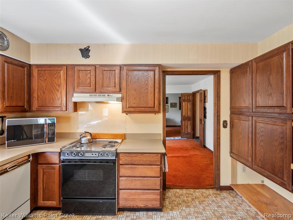 5500 Seymour Lake Road, Oxford, MI 48371 — Photo 17