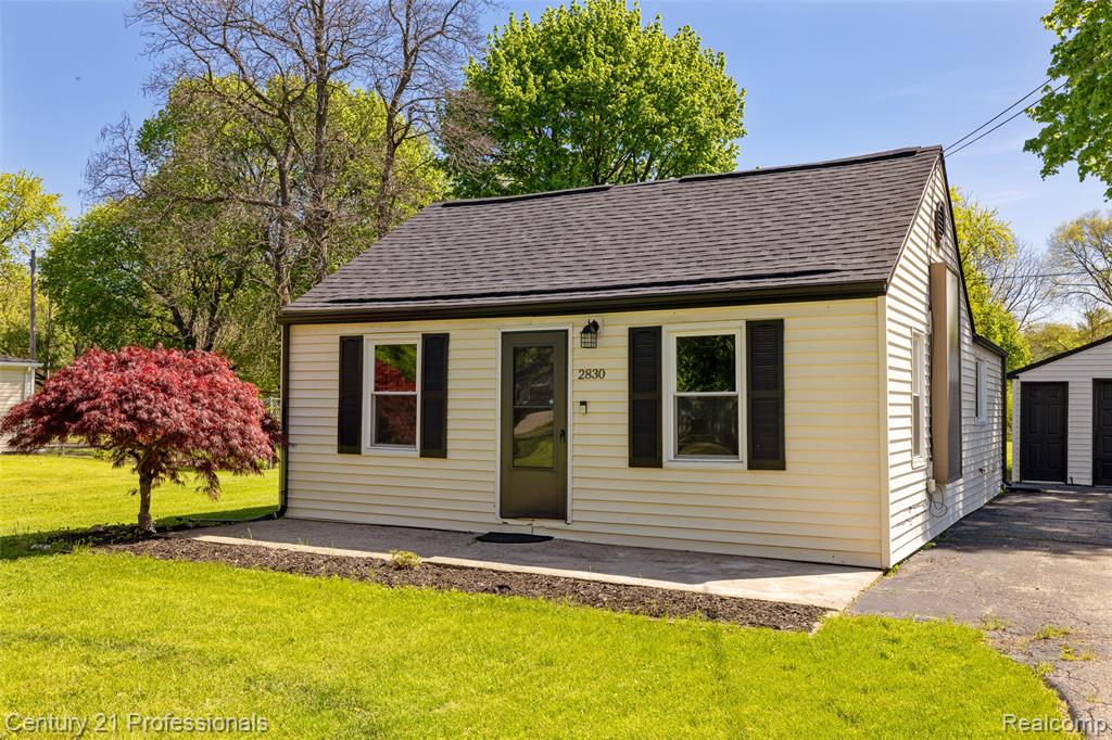 2830 Deland Road, Waterford, MI 48329 — front exterior