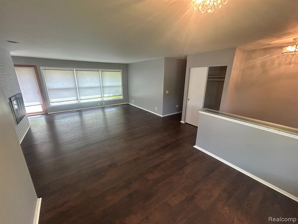 5303 W Briarcliff Knoll Drive, West Bloomfield, MI — Photo 10