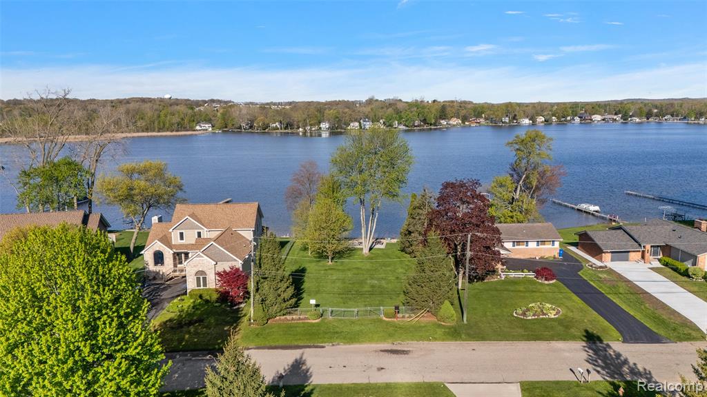 15 Pleasant Lake Drive, Waterford, MI 48327 — Photo 66