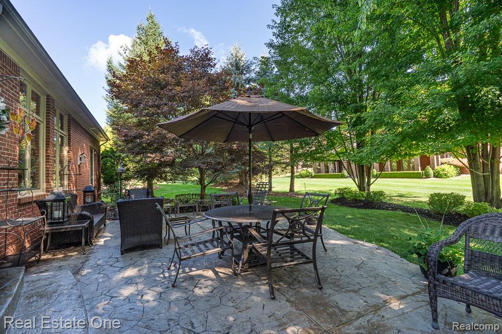 6615 Chatham Circle, Rochester Hills, MI 48306 — Photo 3