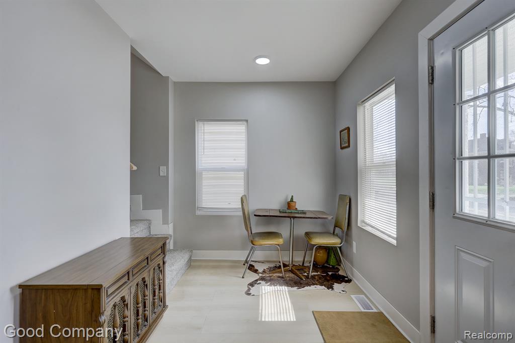 9578 Oakland Street - Photo 5