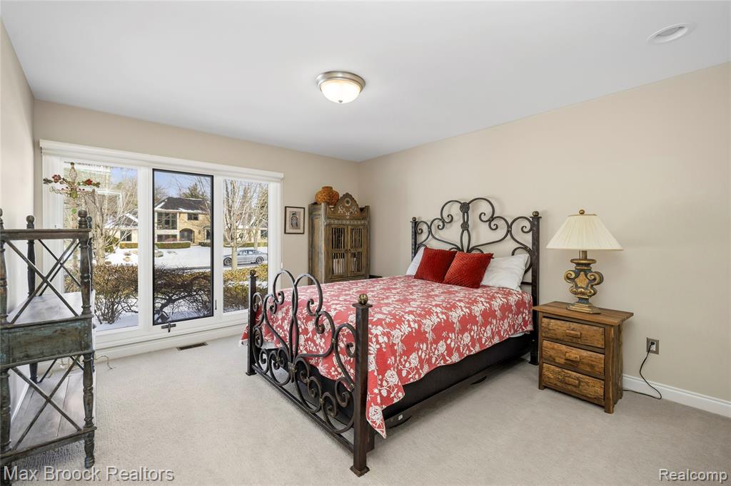 5867 BRAVO COURT, Orchard Lake Village, MI 48324 — Photo 44