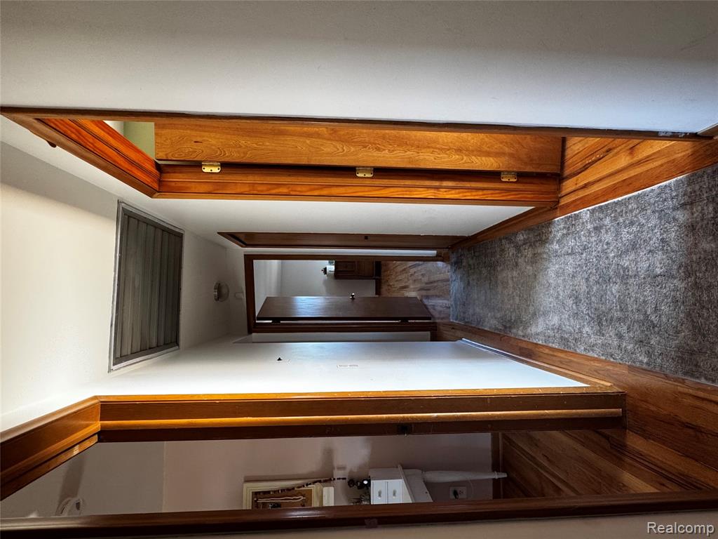855 Avon Court, Grosse Pointe Woods, MI 48236 — Photo 17