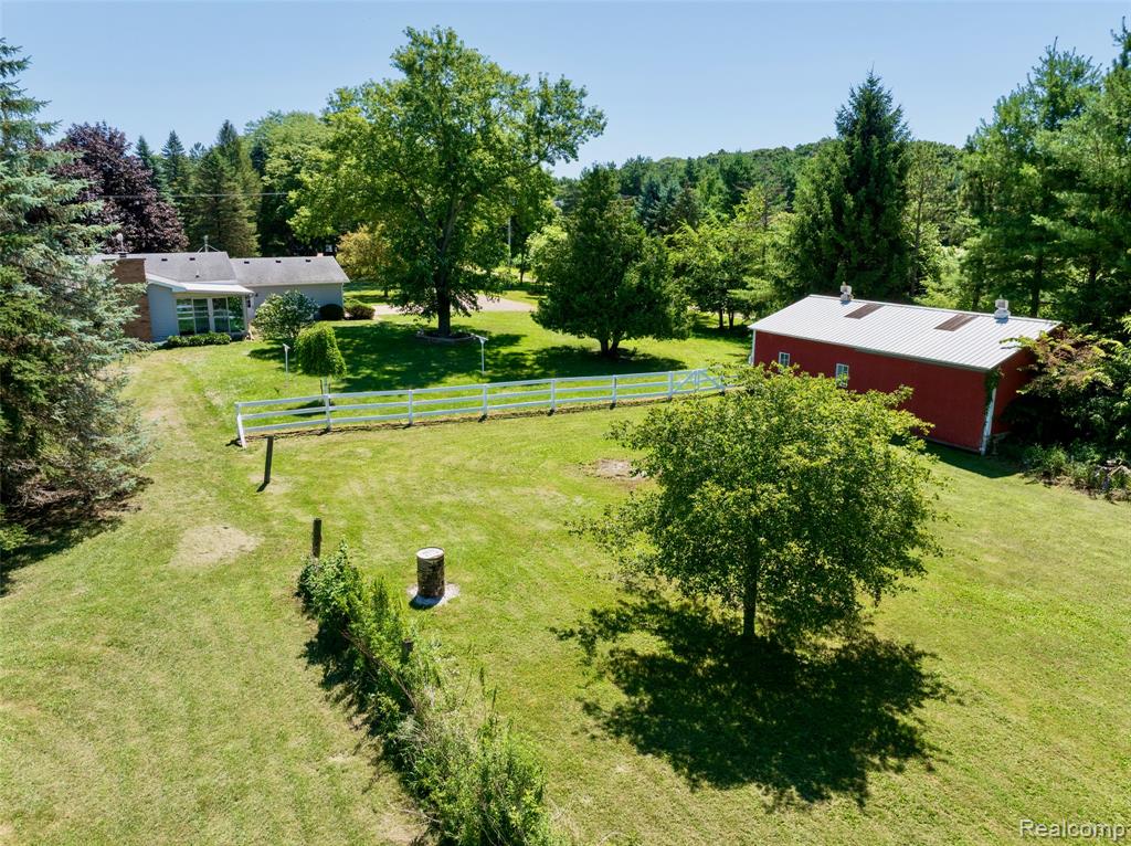 595 N Cedar Road, Fowlerville, MI 48836 — Photo 57
