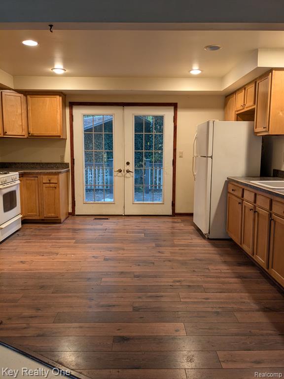 150 PORTER Lane, Leonard, MI 48367 — Photo 16