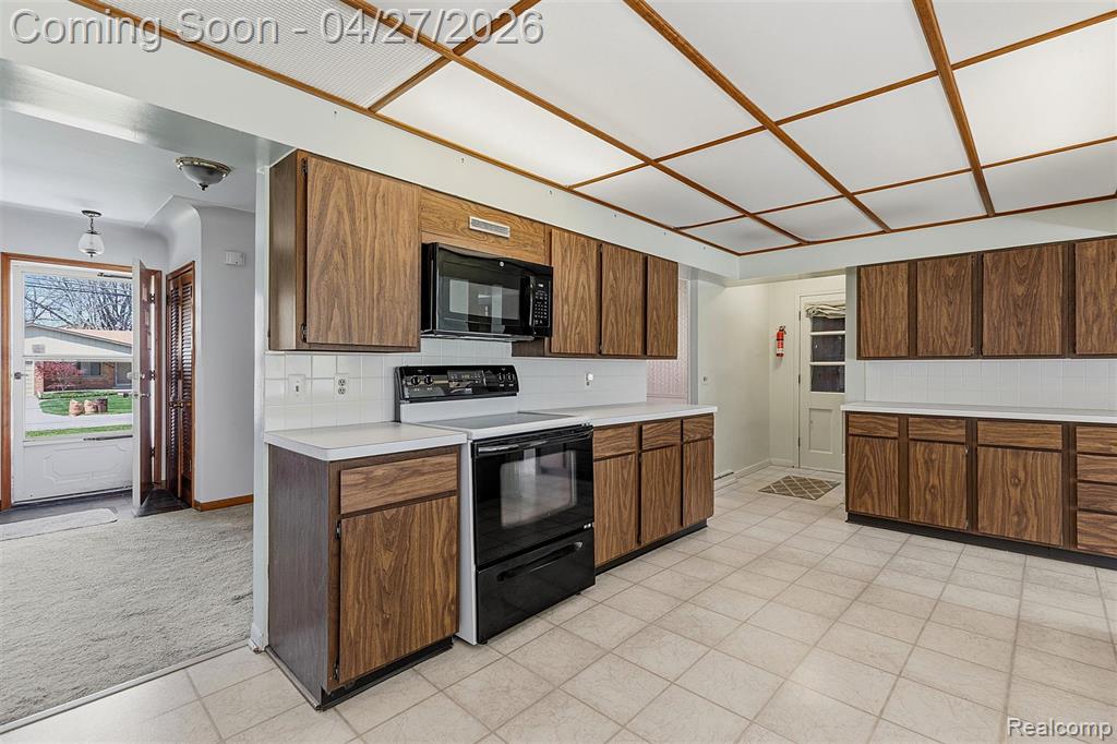 38210 Radde Street, Clinton Twp, MI 48036 — Photo 7