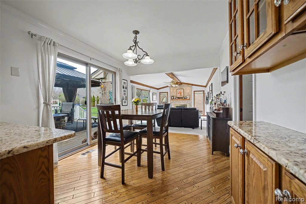 37764 Stableview Drive, Farmington, MI 48335 — Photo 18