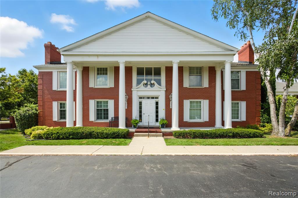 19710 W 13 Mile Road, 211, Beverly Hills, MI 48025 — front exterior