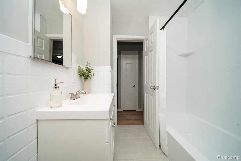 4643 S Hubbard Street, Wayne, MI 48184 — Photo 24