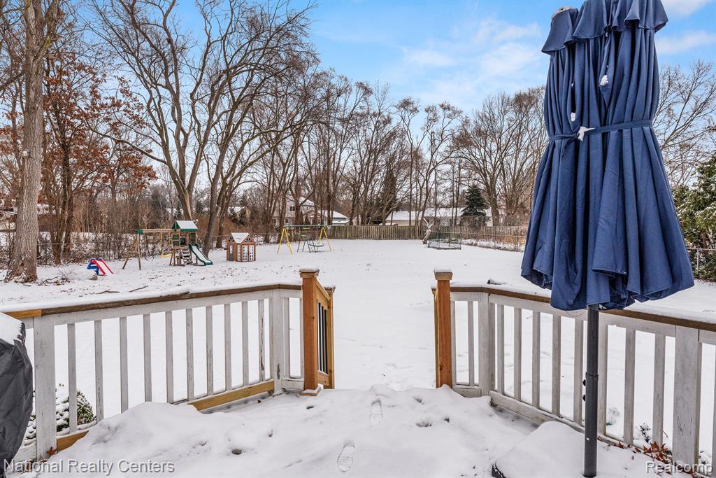 2590 AVERY Court, Wolverine Lake, MI 48390 — Photo 25