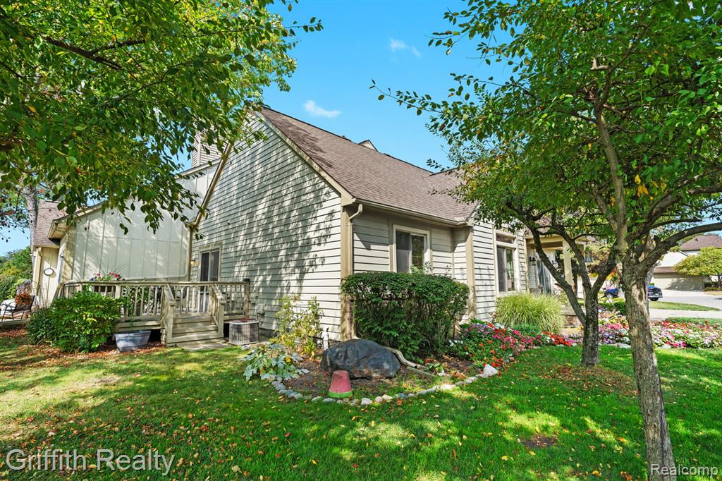 762 Elm Court, Wixom, MI 48393 — Photo 25