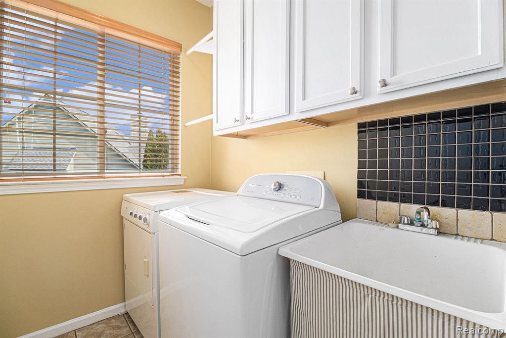 5245 MORET Court, Brighton, MI 48116 — Photo 11