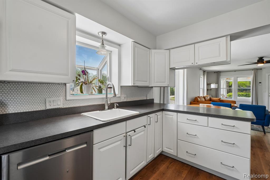 602 Florence Avenue, Royal Oak, MI 48067 — Photo 9