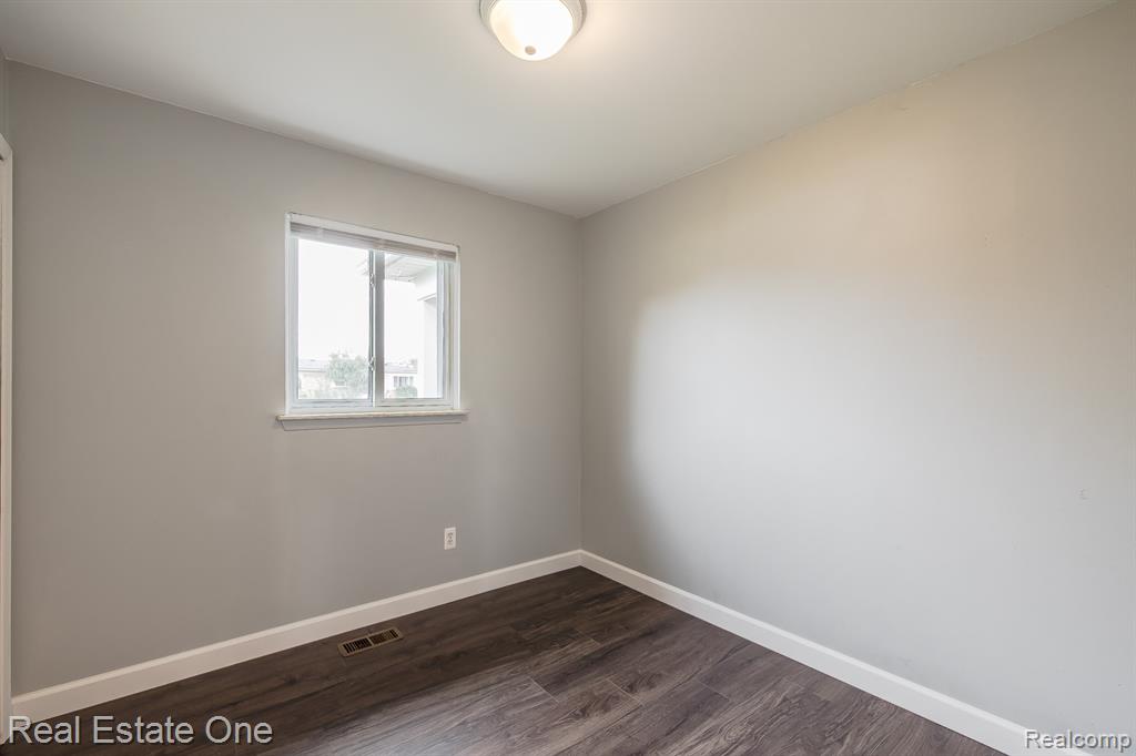 40026 Kristen Drive, Sterling Heights, MI 48310 — Photo 19