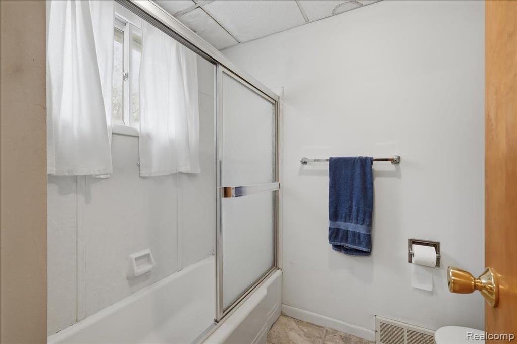 2811 Orange Grove Road, Waterford, MI 48329 — Photo 17