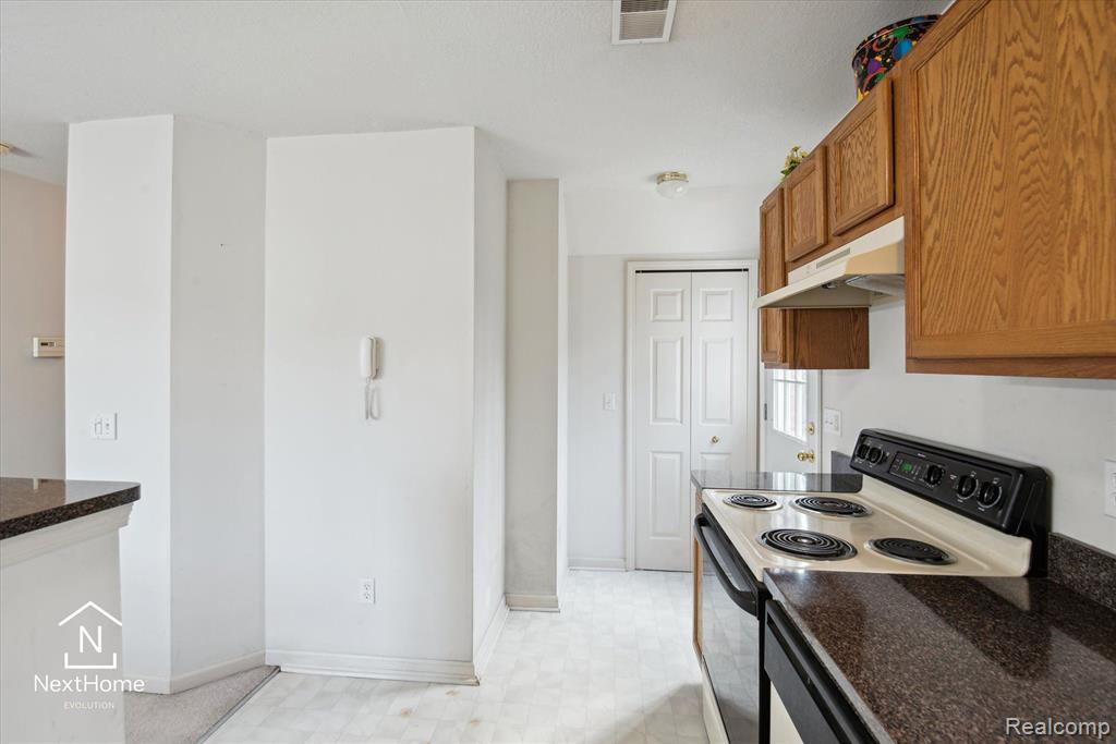 23490 READING, Trenton, MI 48183 — Photo 12