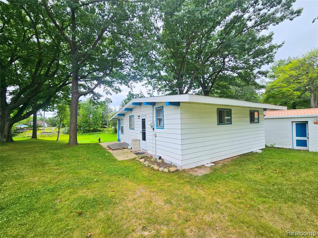 942 Pequot Lane, Hope, MI 48628 — Photo 2
