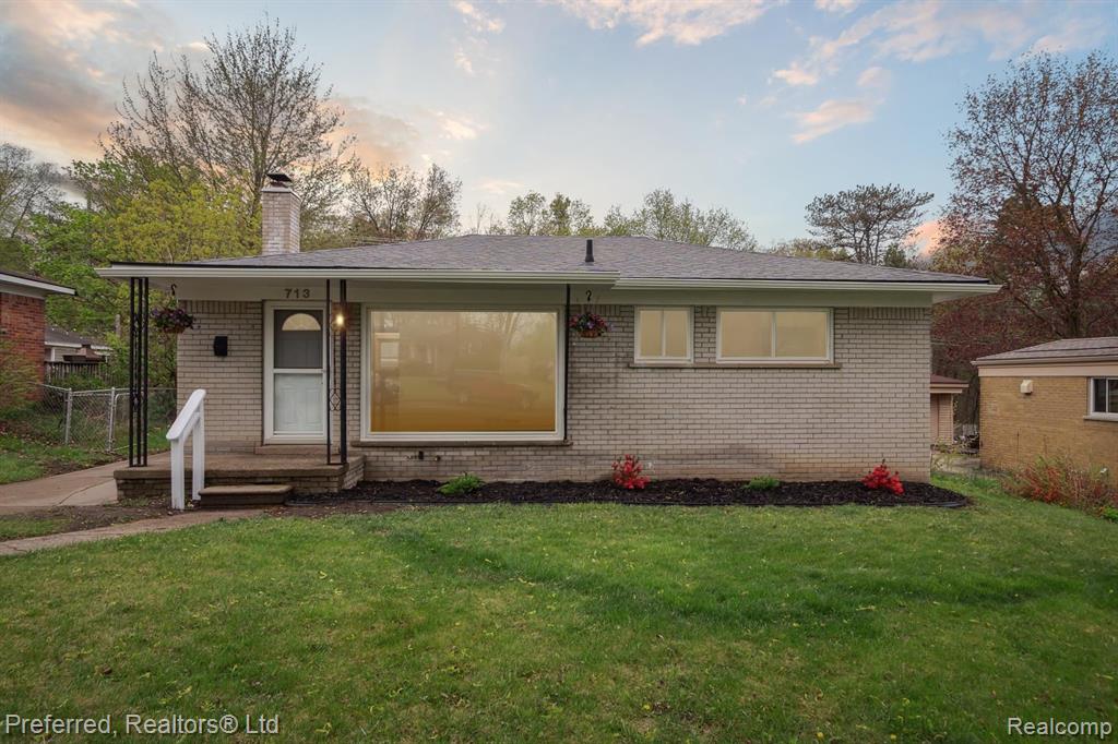 713 Duchess Street, Milford, MI 48381 — front exterior