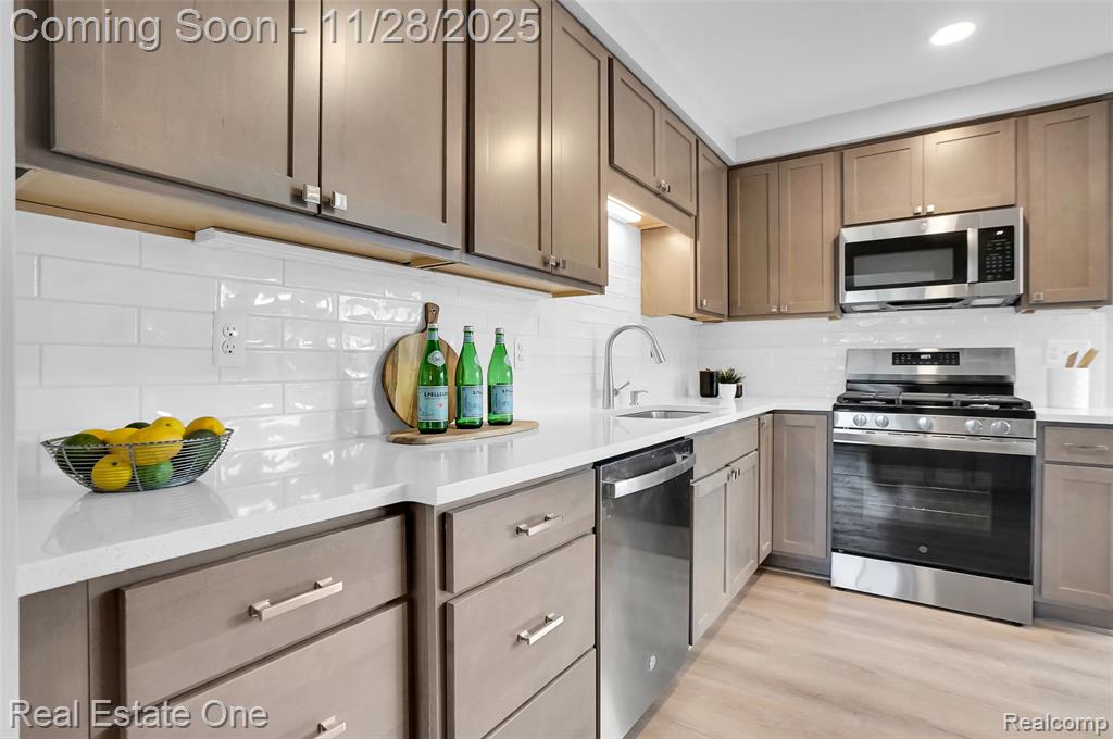 556 Harrison Street, Garden City, MI — Photo 9