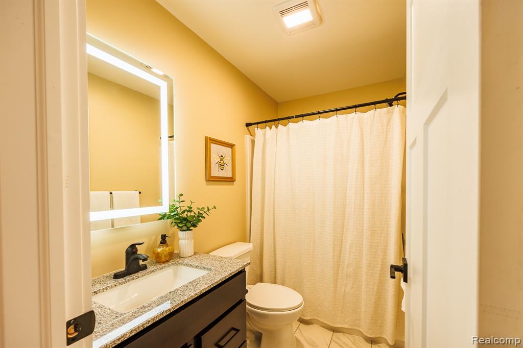 211 W Fifth Avenue, Flint, MI 48502 — Photo 17