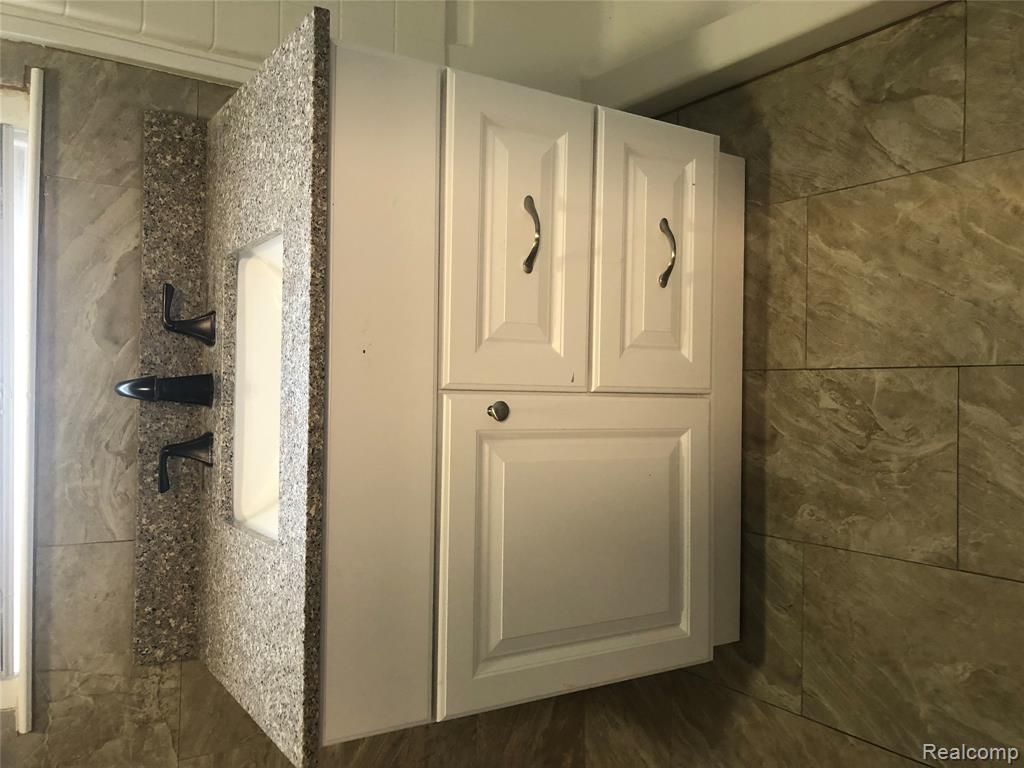 4715 CULVER Street, Dearborn Heights, MI 48125 — Photo 25