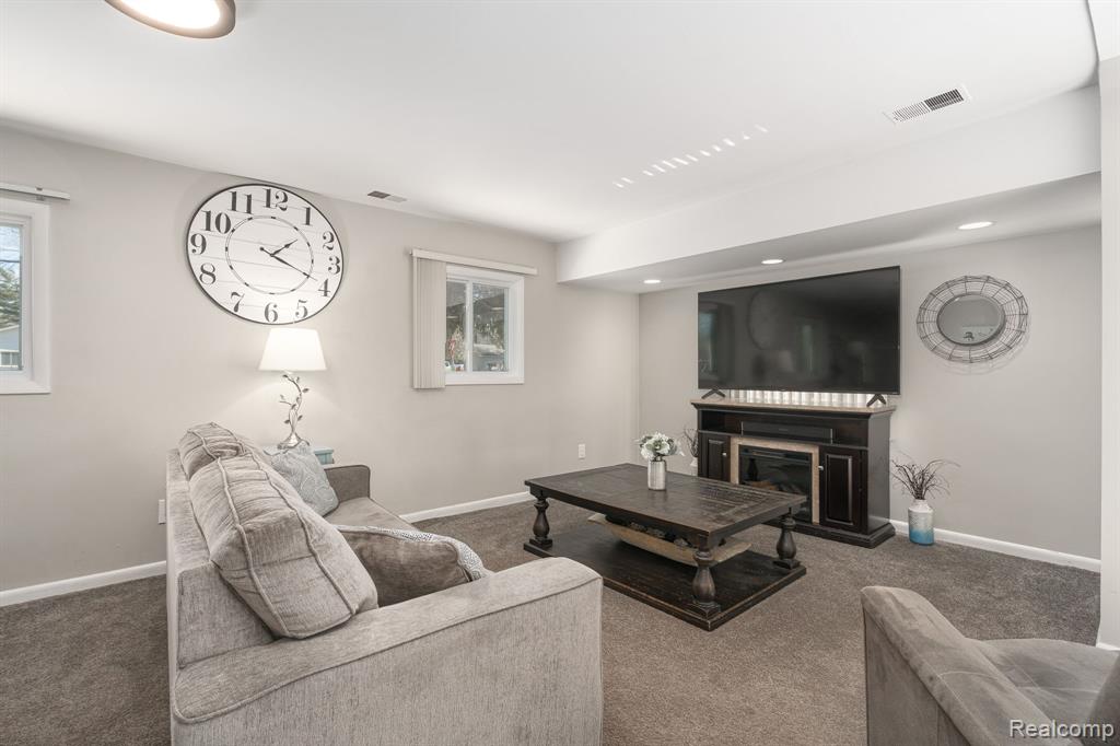 6460 Hermana Road, West Bloomfield, MI 48324 — Photo 6