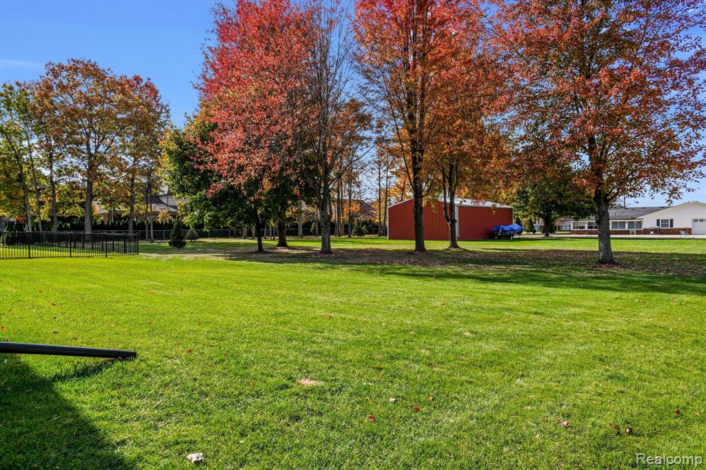 50035 ANITA Way N, Macomb, MI 48044 — Photo 31