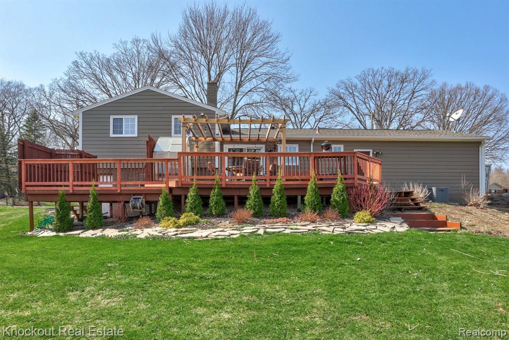 5936 Wellington Drive, Clarkston, MI — Photo 34