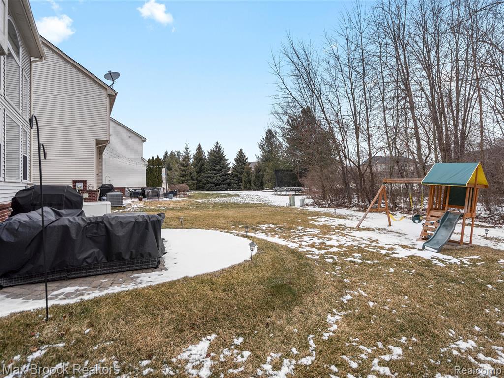 27404 SLOAN Street, Novi, MI — Photo 35