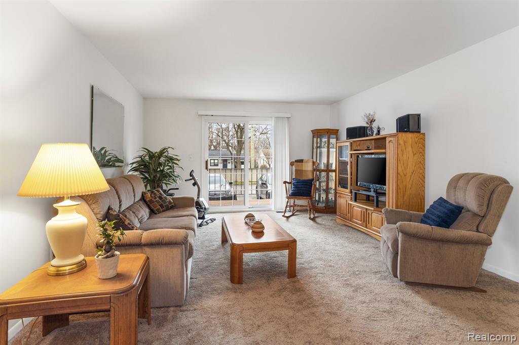 30795 SHIAWASSEE Road, 3B, Farmington, MI 48336 — Photo 5