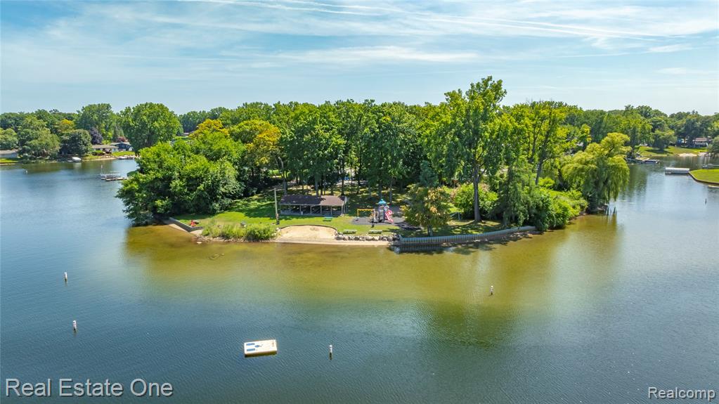 7400 Biscayne Avenue, White Lake, MI 48383 — Photo 48