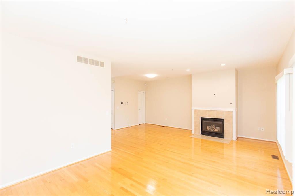 475 CHERRY ORCHARD Road, Canton, MI 48188 — Photo 19