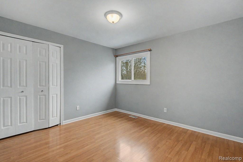 5394 Pond Bluff Drive, West Bloomfield, MI 48323 — Photo 25