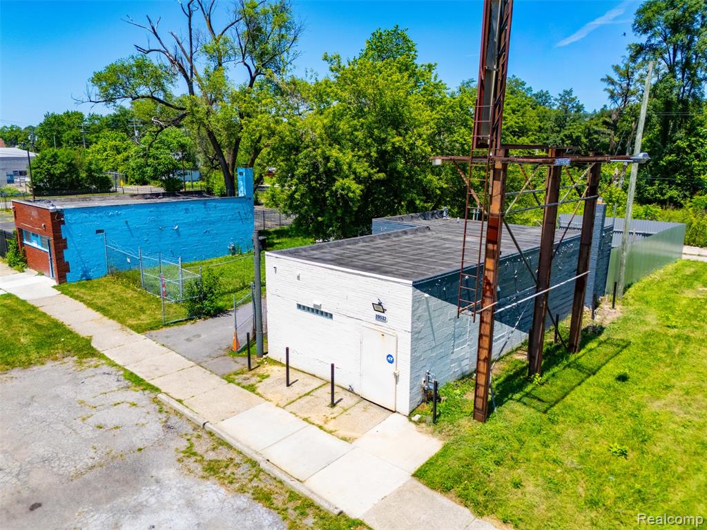 19512 Schoolcraft, Detroit, MI 48223 — Photo 12
