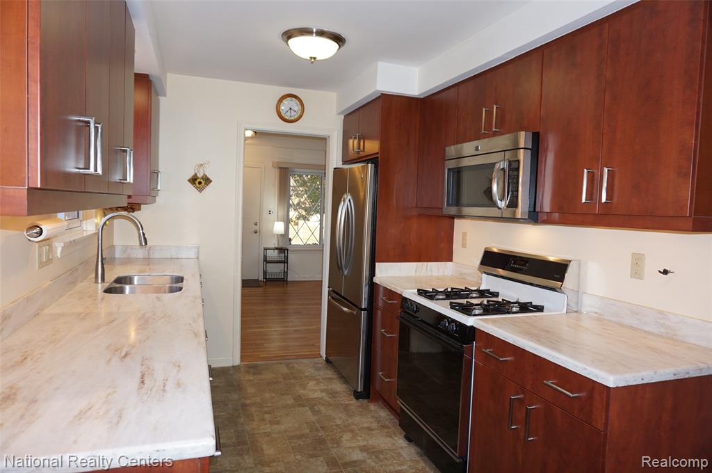 8563 Cavell Street, Westland, MI — Photo 9