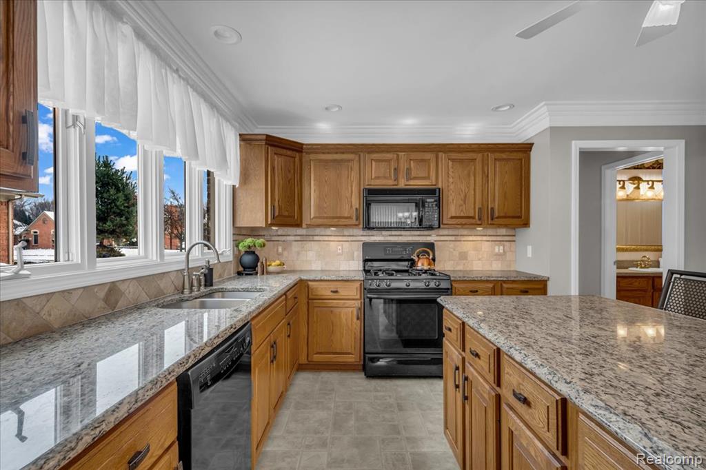43855 Pinot Noir Drive, Sterling Heights, MI 48314 — Photo 11