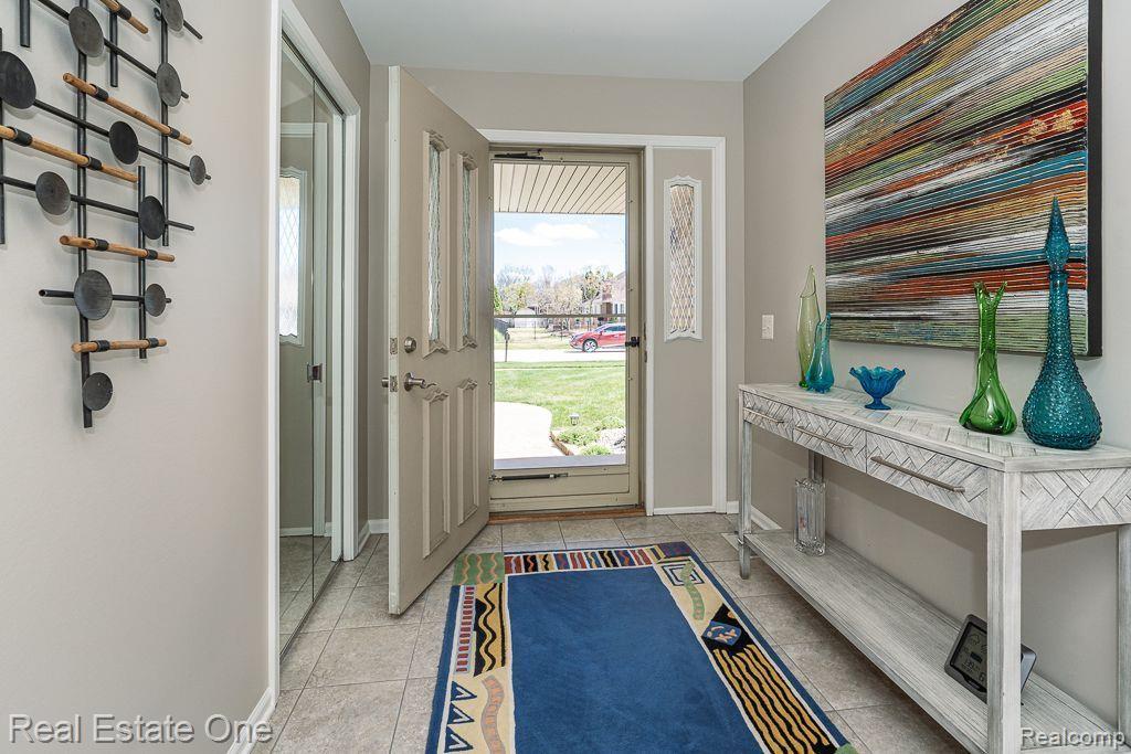 40323 FORDWICH Drive, Sterling Heights, MI 48310 — Photo 8