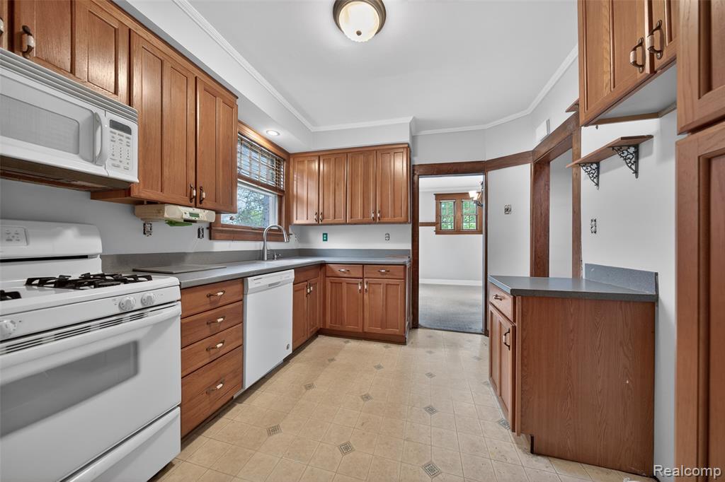 529 E Lincoln Avenue, Royal Oak, MI 48067 — Photo 10