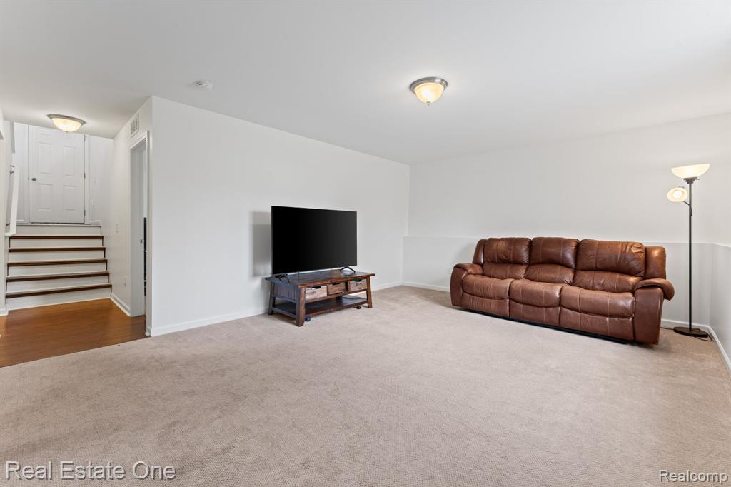 3513 Amber Oaks Drive, Howell, MI 48855 — Photo 25