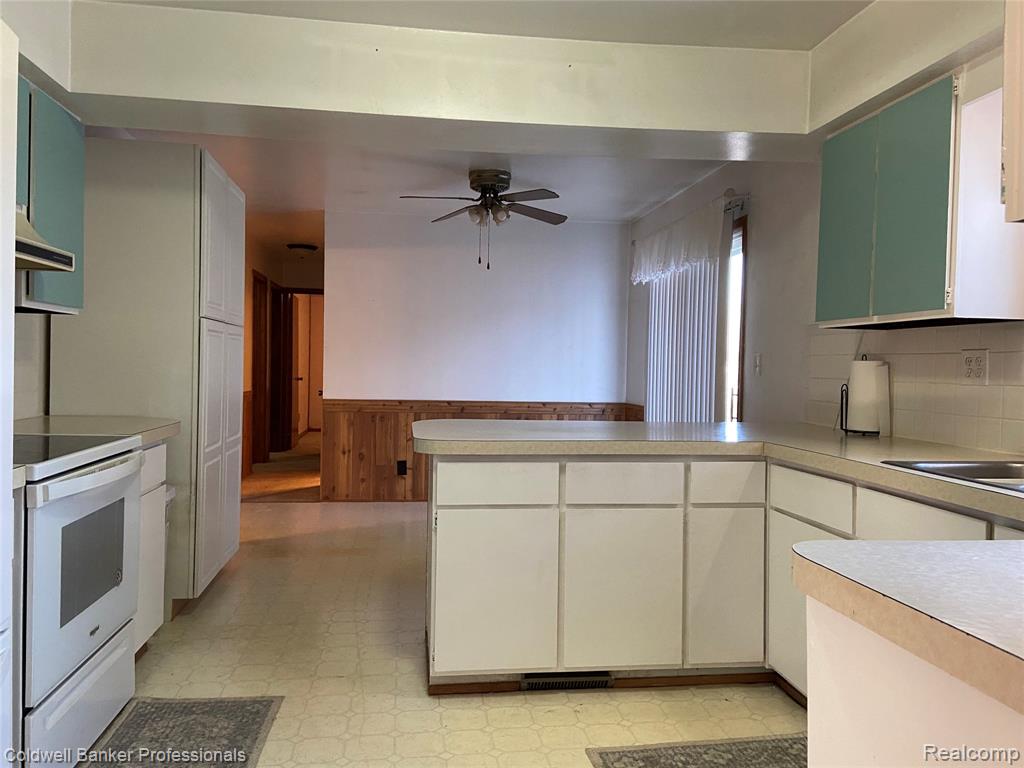 3886 Poit Drive, Lapeer, MI 48446 — Photo 9