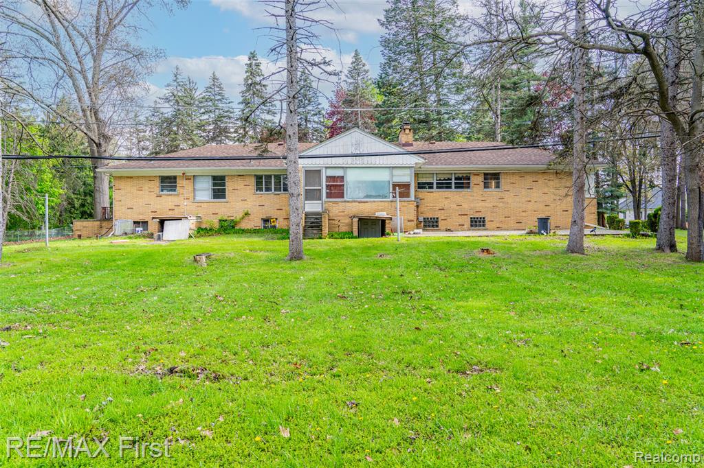 17397 Millar Road, Clinton Twp, MI 48036 — Photo 24