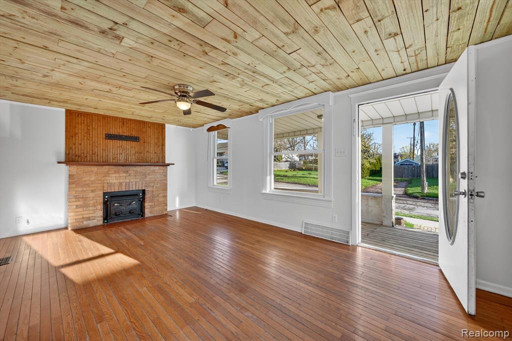 913 Cedar Street, St. Clair, MI 48079 — Photo 4