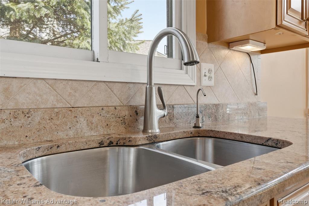 47796 Arbor Trail, Northville, MI 48168 — Photo 11