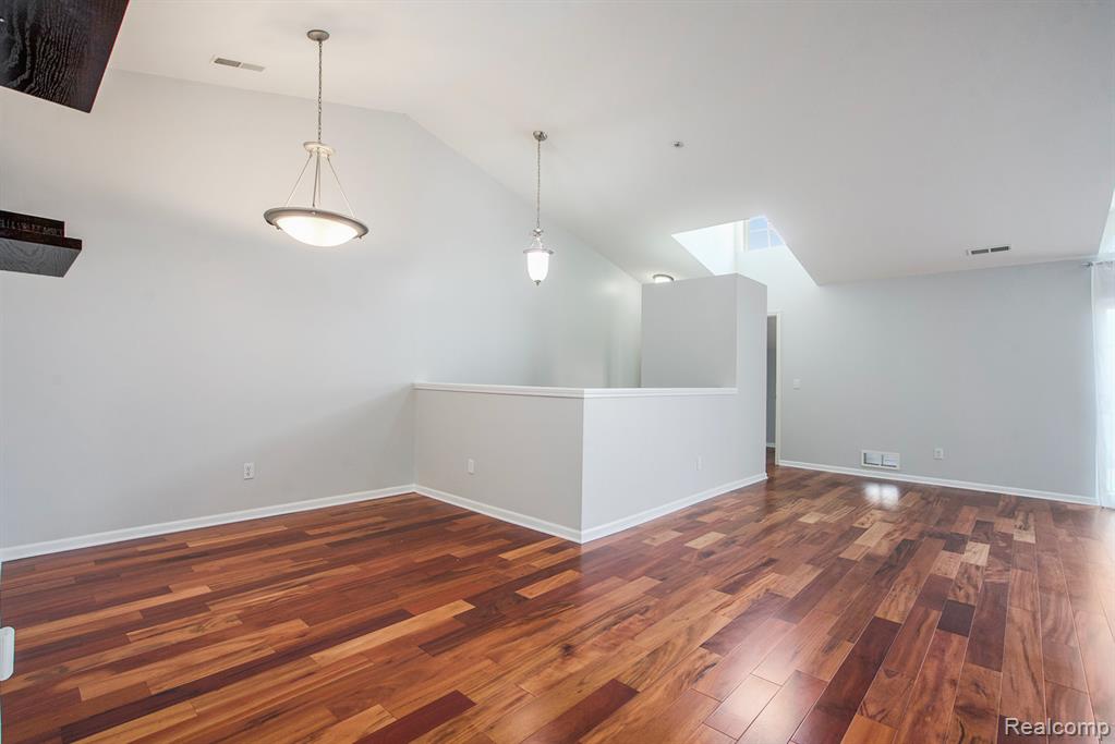 226 W OAKBROOK Drive, Ann Arbor, MI 48103 — Photo 8
