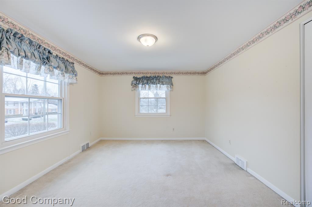 702 PARKMAN Drive, Bloomfield Hills, MI 48304 — Photo 33