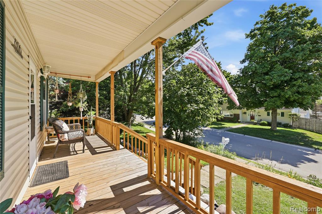 806 S 10th Street, St. Clair, MI 48079 — Photo 5